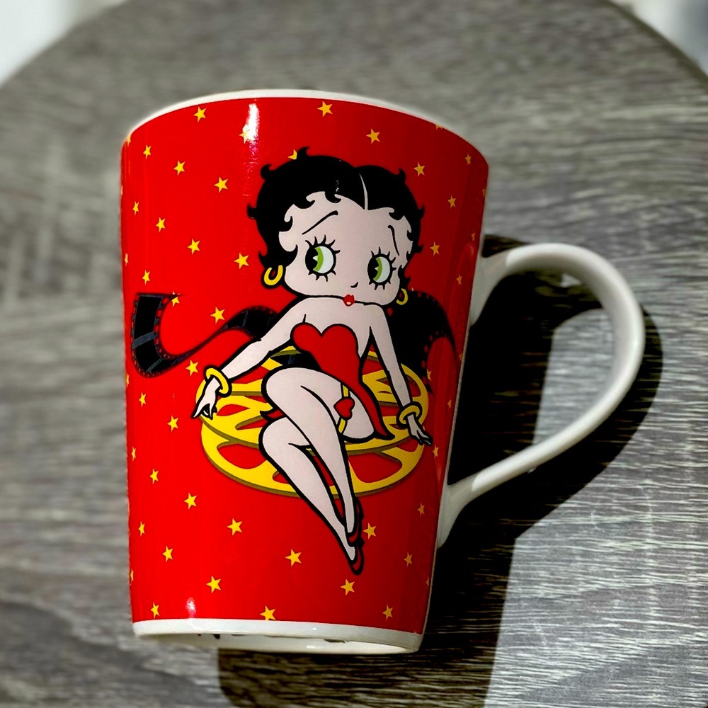 Betty Boop Coffee Cup in red and yellow.